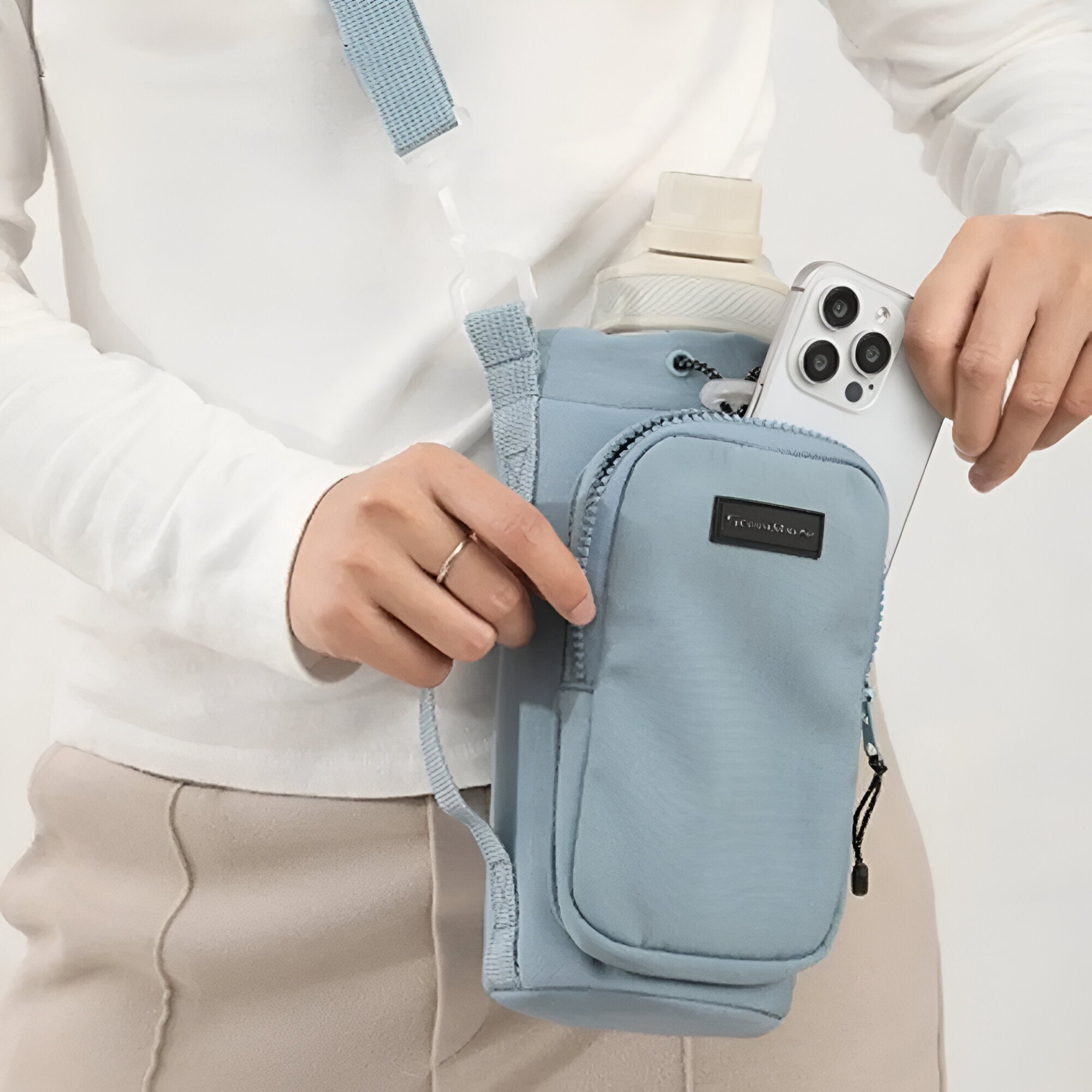 SafeSip | Shoulder Bag with Bottle Carrier