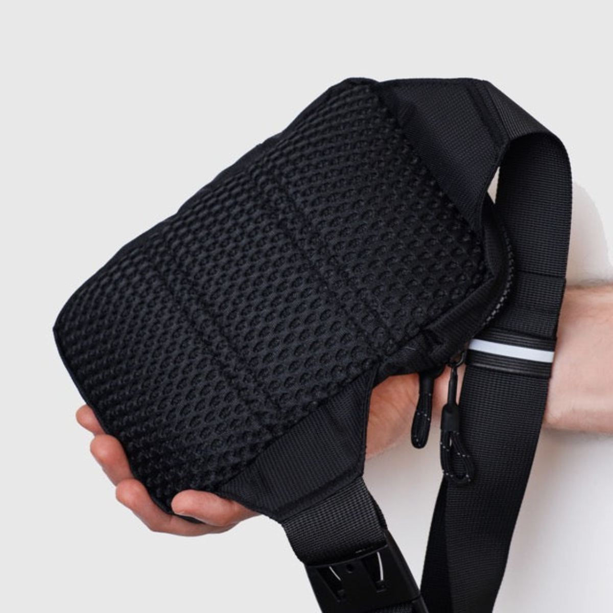 TRAVARA | Sling bag