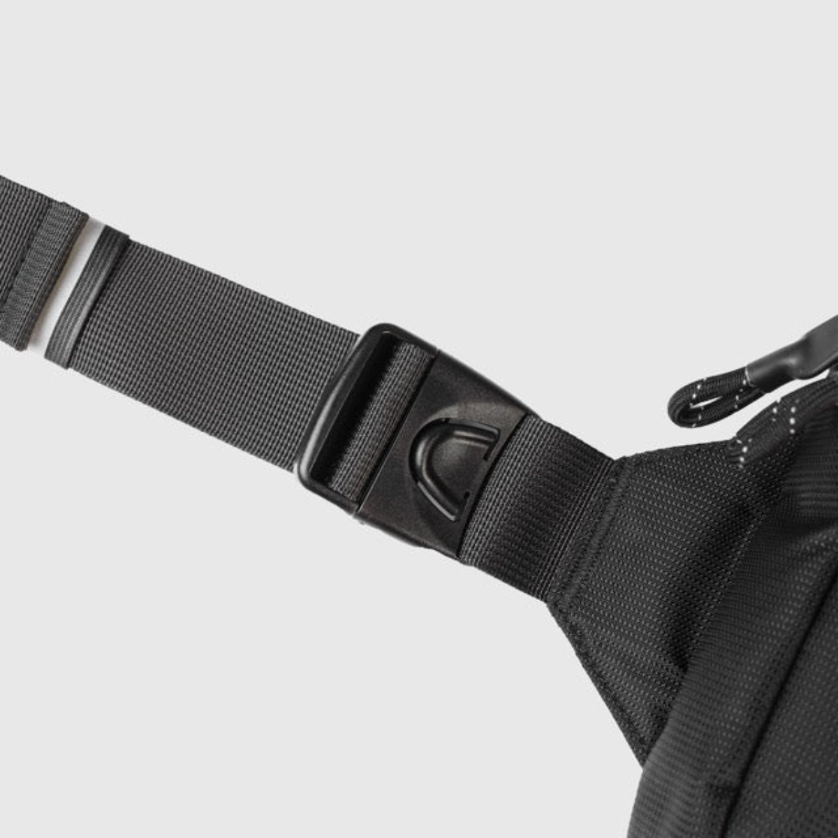 TRAVARA | Sling bag